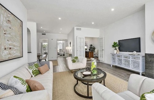 Beverly Hills Apartment | Two Bedroom Apartment with Modern Comforts