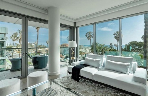 Downtown Apartment | Two Bedroom Oceanfront Retreat with Panoramic View