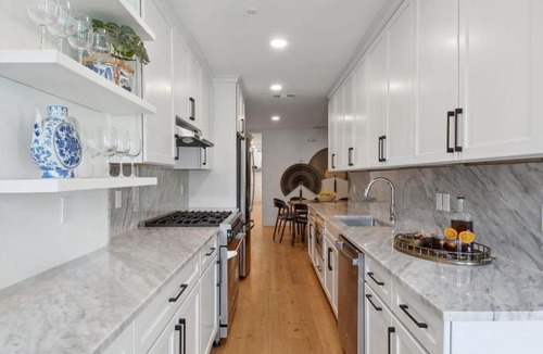 Central Business District Hotel | Two Expansive Hotel Suites Near French Quarter