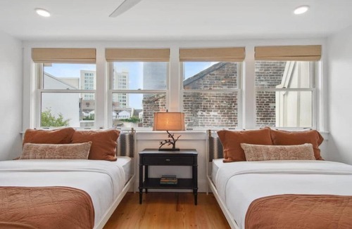 Central Business District Hotel | Two Expansive Hotel Suites Near French Quarter