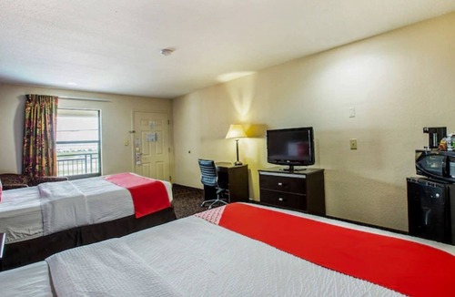 Port Allen Hotel | Two-Queen Room Sanctuary | Family-Friendly Stay Near LSU and Popular Dining Spot