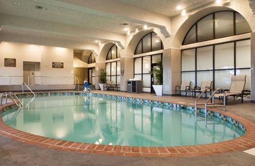 West Bloomington House | Two-room suites near the Mall of America