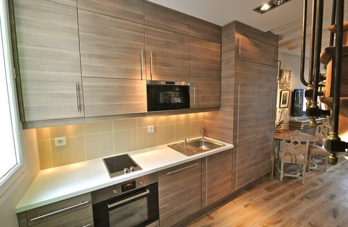 Sorbonne Apartment | Un Balcon sur Notre - Dame, Severine — AC