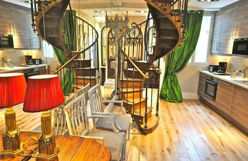 Sorbonne Apartment | Un Balcon sur Notre - Dame, Severine — AC