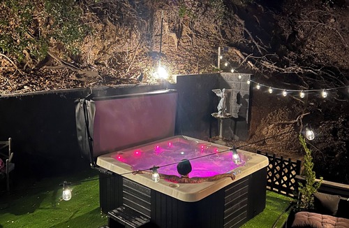 Crestline House | Unique, boutique couples getaway in the mountains - 90 mins from LA