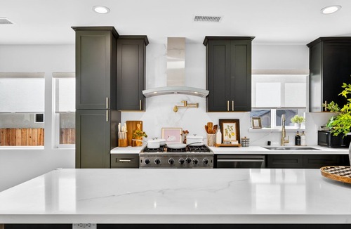 View Park-Windsor Hills House | Unique Downtown LA Gem: World Cup, SoFi, Gym & Games - 2 suites