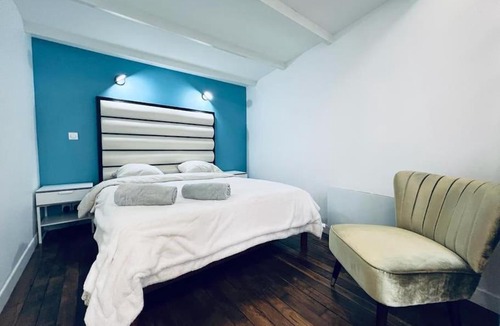 Saint-Ouen Apartment | Unique loft apartment Located 15 minutes from the Champs Élysées