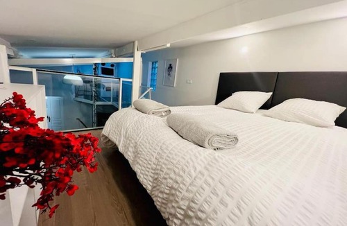 Saint-Ouen Apartment | Unique loft apartment Located 15 minutes from the Champs Élysées