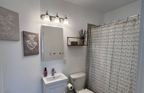 Cedar Falls Condo | Unit 2 of 2-Spacious Duplex 3 Blocks from Main Street, 1 Block from Overman Park
