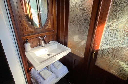 Republique–Point-du-Jour House | Unusual accommodation with 1930s charm