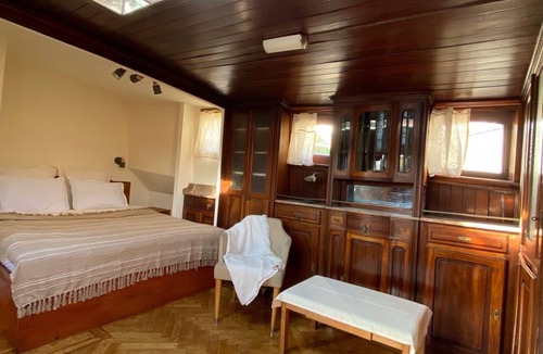 Republique–Point-du-Jour House | Unusual accommodation with 1930s charm
