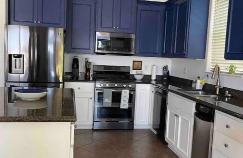 Red Bluff House | Unwind and relax at our country cozy getaway home