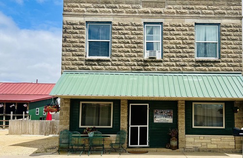 Coon Valley House | Up The Creek Cottage - Townhome In Coon Valley
