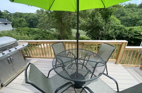 Wareham House | Updated 4 bedroom in Private Beach Association less than 1/2 mile walk to beach!