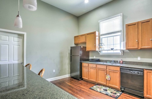 East Riverside House | Updated Garden District Home - Walk to Magazine St