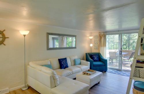 Sister Bay House | Updated Home w/Deck: 2 Mi to Sister Bay Beach!