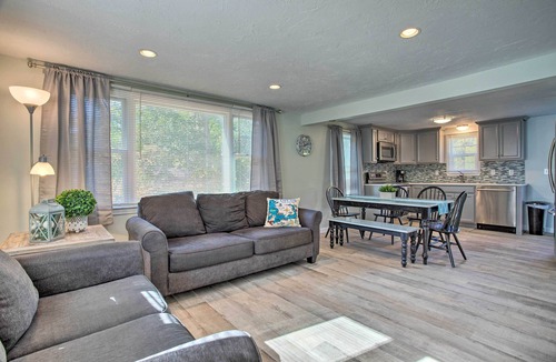 Plymouth House | Updated Plymouth Home < 2 Miles to Waterfront!