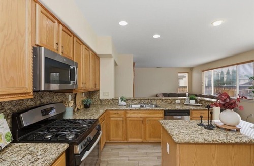 Temecula House | Upscale Family Retreat 5BR/3BA w/Pool 30 day Stay