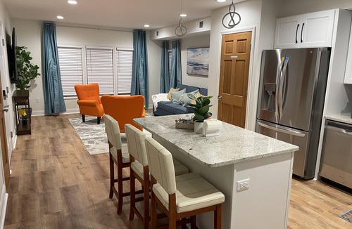 Kutzky Park Apartment | Upscale King Suite—Steps from Mayo Clinic Hospital