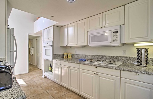 Cathedral City House | Upstairs suite, overlooking the pool