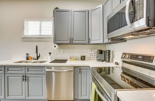 Gert Town House | Uptown NOLA Retreat 1 Mi to Tulane & Dining