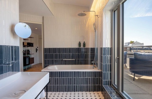 Quartier de la Plaine-de-Monceaux Hotel | Urban Hive Paris