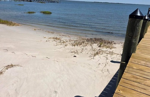 Dames Quarter Cottage | Saltwater Serenity Waterfront Cottage