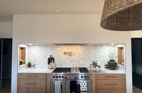 Alexandria House | Vacation Home on Victoria.