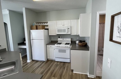 Gulfport Villa | Vacation Paradise near beach, pool/hot tub sleeps 6