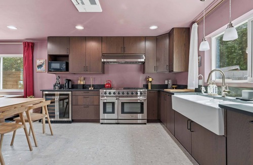 Van Nuys House | Van Nuys 1BR | Sauna + Game Room | Sleeps 8 | C&C