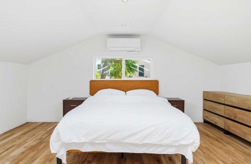 Van Nuys House | Van Nuys Home Sauna Game Room Sleeps 8 Colby & Conrad