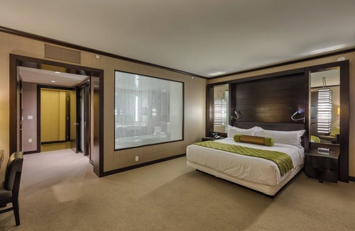 Las Vegas Strip Apartment | Vdara's Biggest Penthouse! 2 BR/Stunning 270° Strip Views! Sleeps 7! 45th Floor