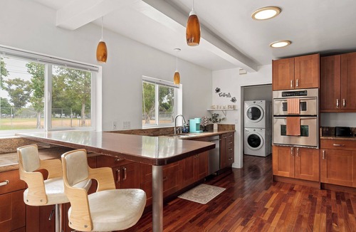 Venice Villa | Venice Beach Haven w/Backyard 4BR, Near Ocean, Golf Course, Parks