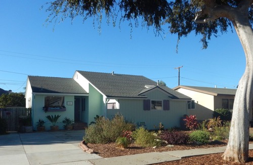 Ventura House | Ventura Oasis on a beautiful, quiet tree lined street, close to downtown & beach