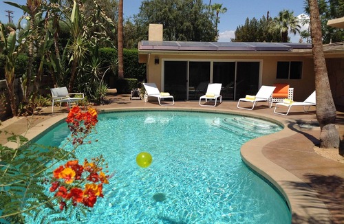 Tahquitz River Estates House | Very Spacious Midcentury Marvel with Great Location and Views