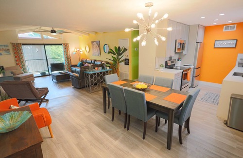 Baristo Condo | Vibrant Getaway Condo 1 mile from Downtown Palm Springs