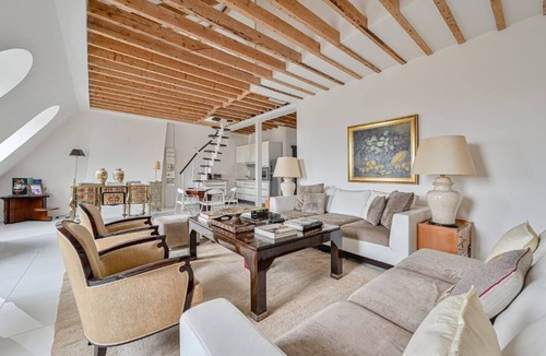 Porte-Dauphine Apartment | 'Victor Hugo' Apartment with Wi-Fi