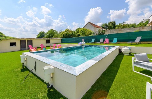 Goussainville Villa | Villa Ballon dOr