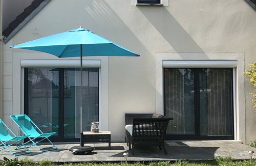 Boran-sur-Oise House | VILLA BIRDS · Quiet and relaxing 10 minutes from Chantilly and 35 minutes from Roissy Airport