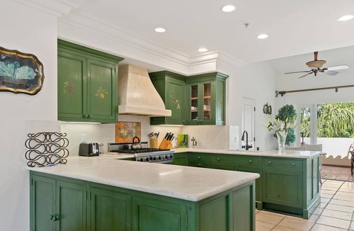 West Beach House | Villa Portofino - Downtown Condo