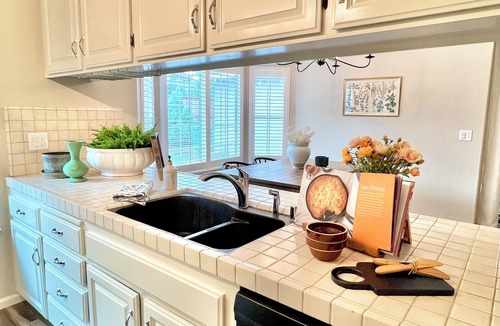 Lodi House | Vineyard Getaway 3BR Home in Lodi minutes away from shopping & attractions