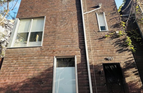 East Village Apartment | Vintage Vibes studio w/WiFi & AC steps from Ballpark, Convention Center & Views