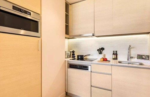 Bailly-Romainvilliers Apartment | VIP Garden Apartment for 2 People