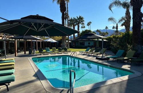 Warm Sands Resort | Vista Grande Resort - A Gay Men's Resort