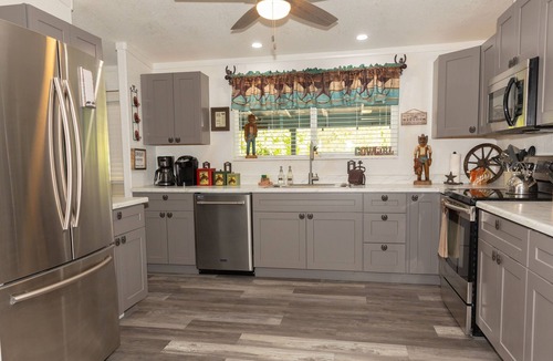 Pahrump House | Wagon Wheel Ranch close to DVNP with hot tub and cowboy pool
