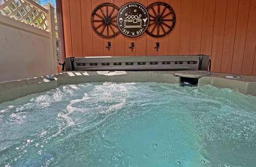 Pahrump House | Wagon Wheel Ranch close to DVNP with hot tub and cowboy pool