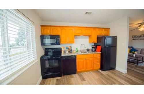 Biloxi House | 🔥WALK 2 BEACH❤️ | SLEEPS 6 & NEARBY GO KART