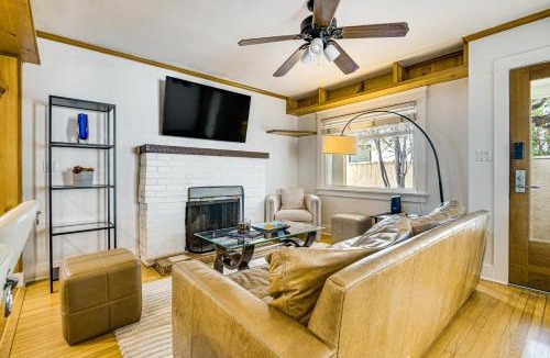 Venice House | Walk to Abbot Kinney: Tranquil Cottage in Venice!