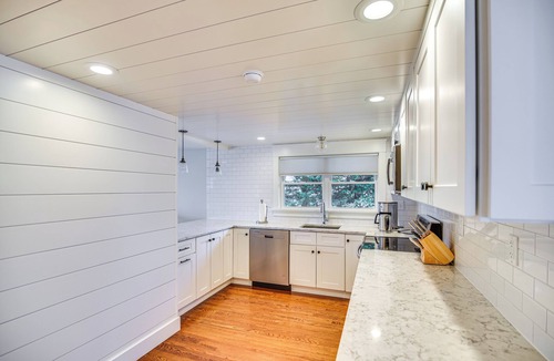 Jamestown Apartment | Walk to Beach: Jamestown Home w/Bridge Views!