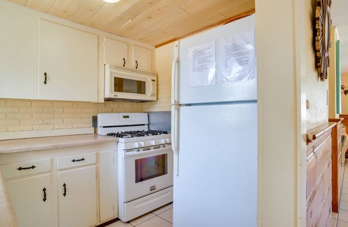 West Dennis House | Walk to Beach & Main St: Cape Cod Home w/Yard!